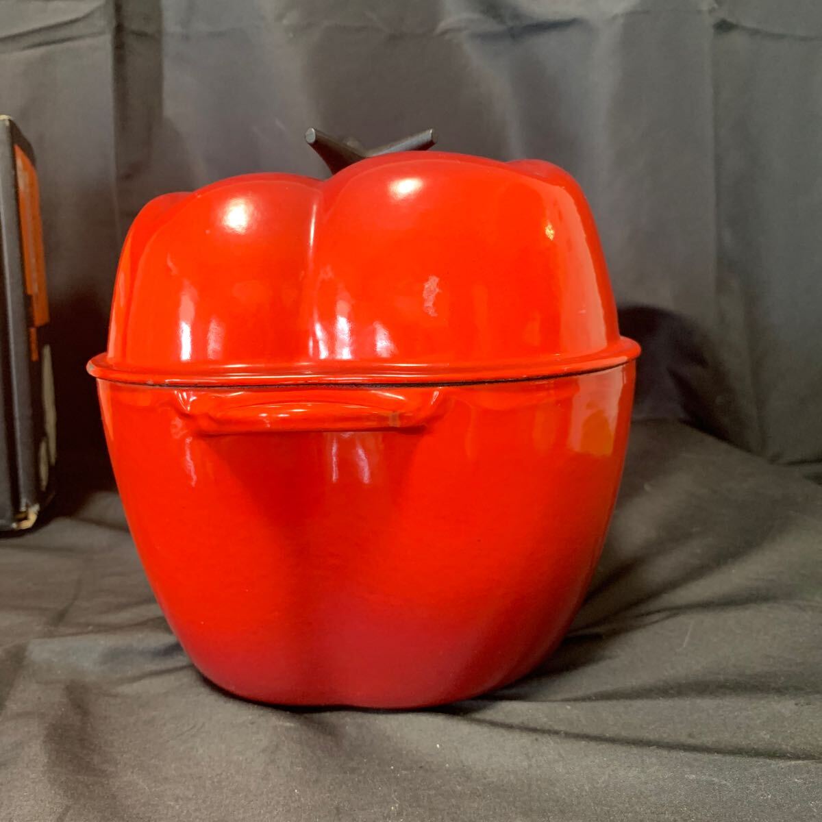 LE CREUSET ル クルーゼ ピーマンココット 18㎝ レッド系 箱付き L25119-02 洋食器 両手鍋 調理器具 ルクルーゼ _画像3