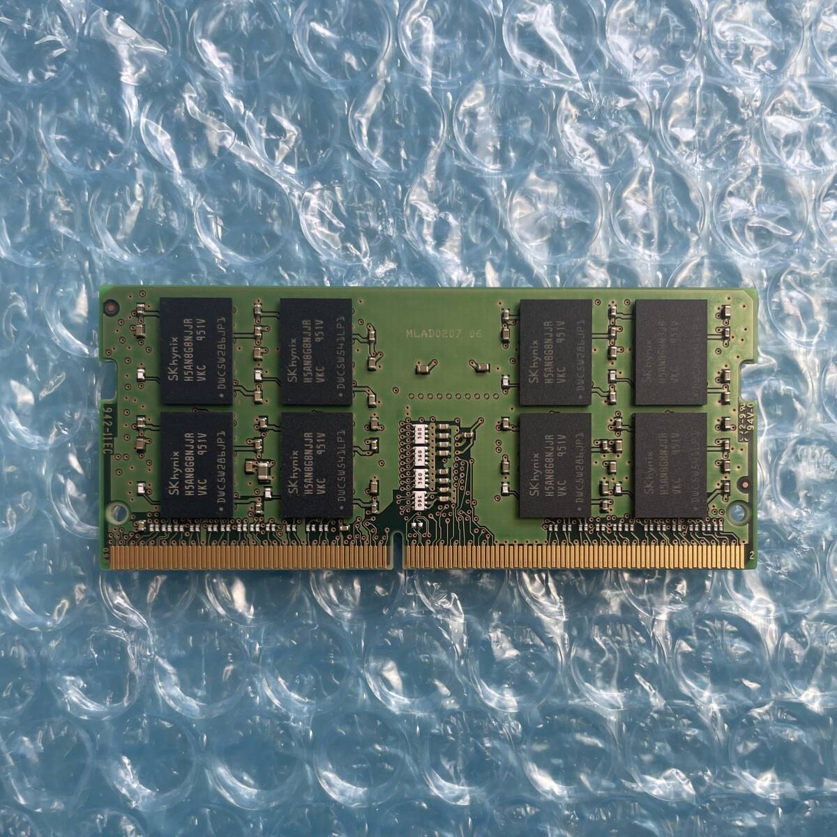 SKhynix 16GB×1枚 計16GB DDR4 PC4-2666V-SE1-11 中古 ノートPC用 メモリ 【NM-322】_画像2