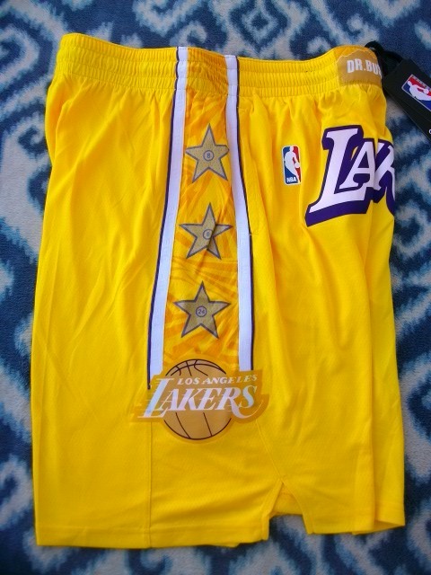 XLサイズ 新品未使用 ロサンゼルス レイカーズ 黄色ショーツ NBA KOBE BRYANT コビー コービー ブライアント Los Angeles Lakers_画像5