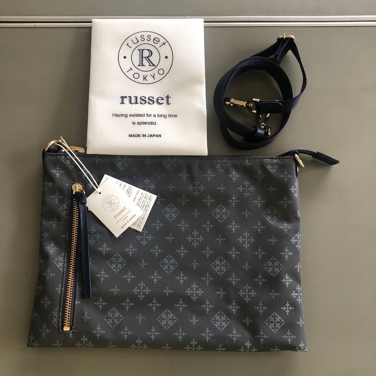 新品タグ付き】russet 〔ラシット〕リバーシブルショルダー 新品タグ付き】russet 〔ラシット〕リバーシブルショルダー