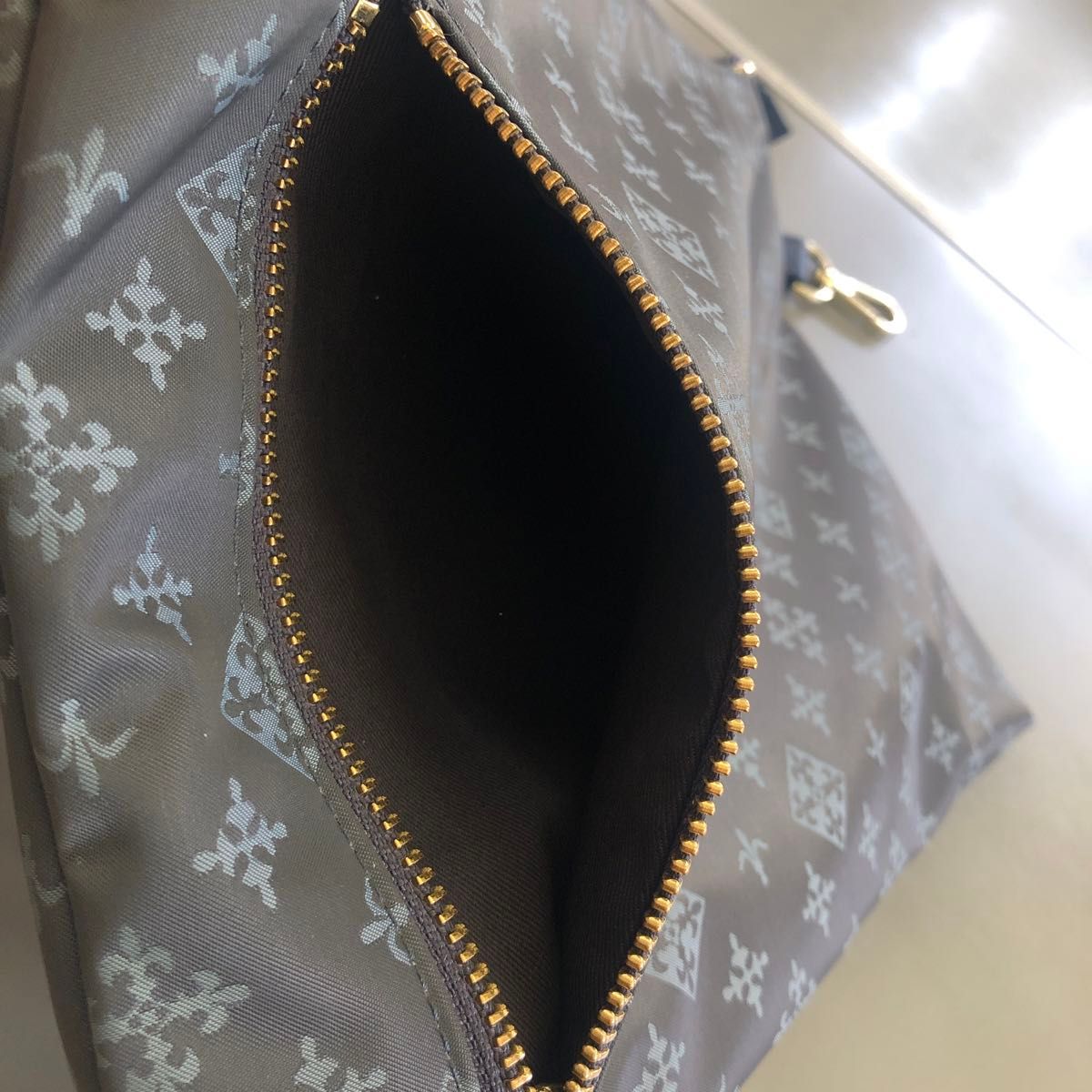 新品タグ付き】russet 〔ラシット〕リバーシブルショルダー 新品タグ付き】russet 〔ラシット〕リバーシブルショルダー