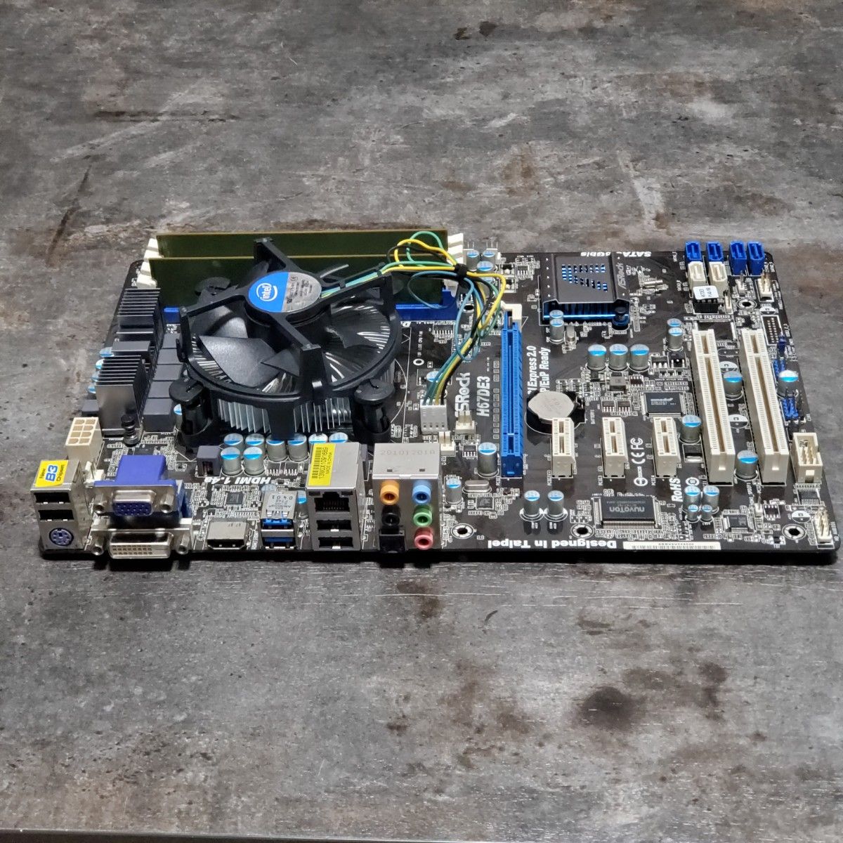 【ジャンク品】ASRock H67DE3 マザーボード CPUセット