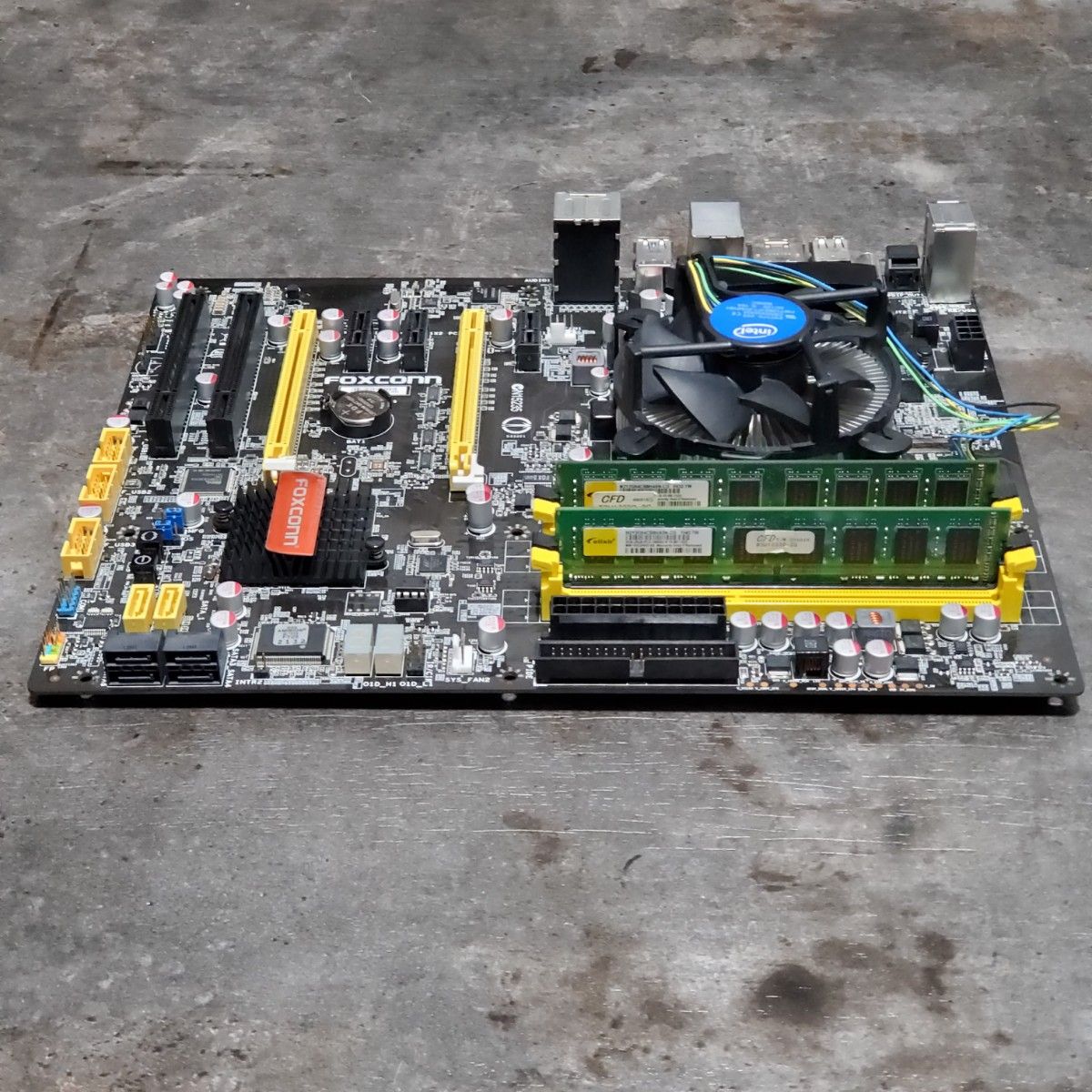 【ジャンク品】FOXCONN P67A-S マザーボード CPU＆グラボセット