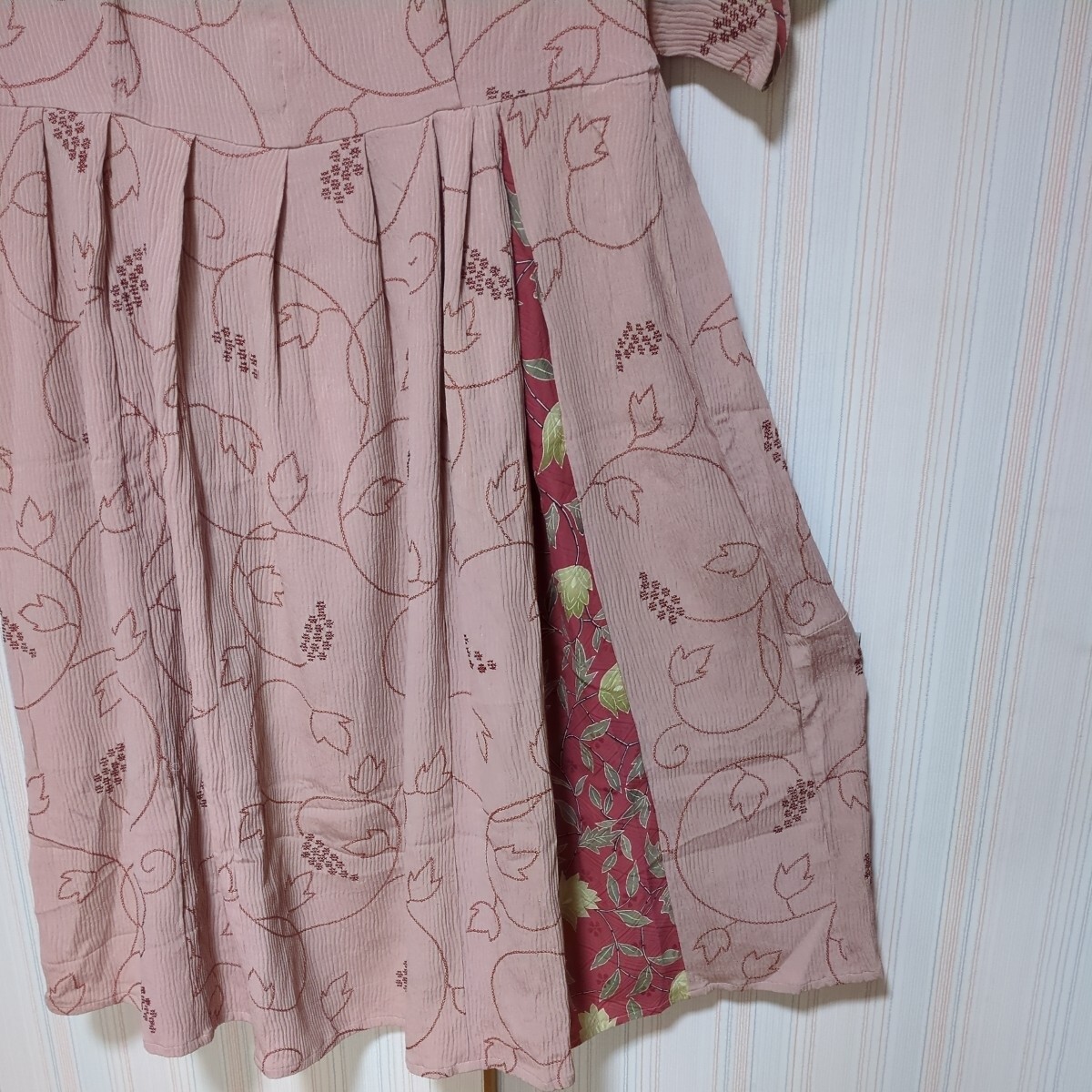 着物リメイク 正絹総刺繍のワンピースの画像4
