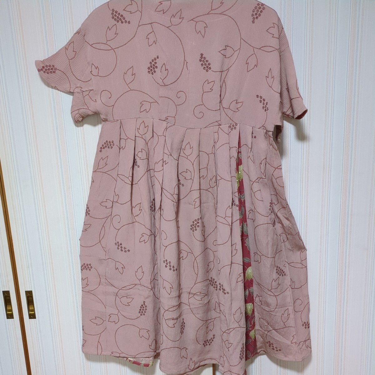着物リメイク 正絹総刺繍のワンピースの画像5