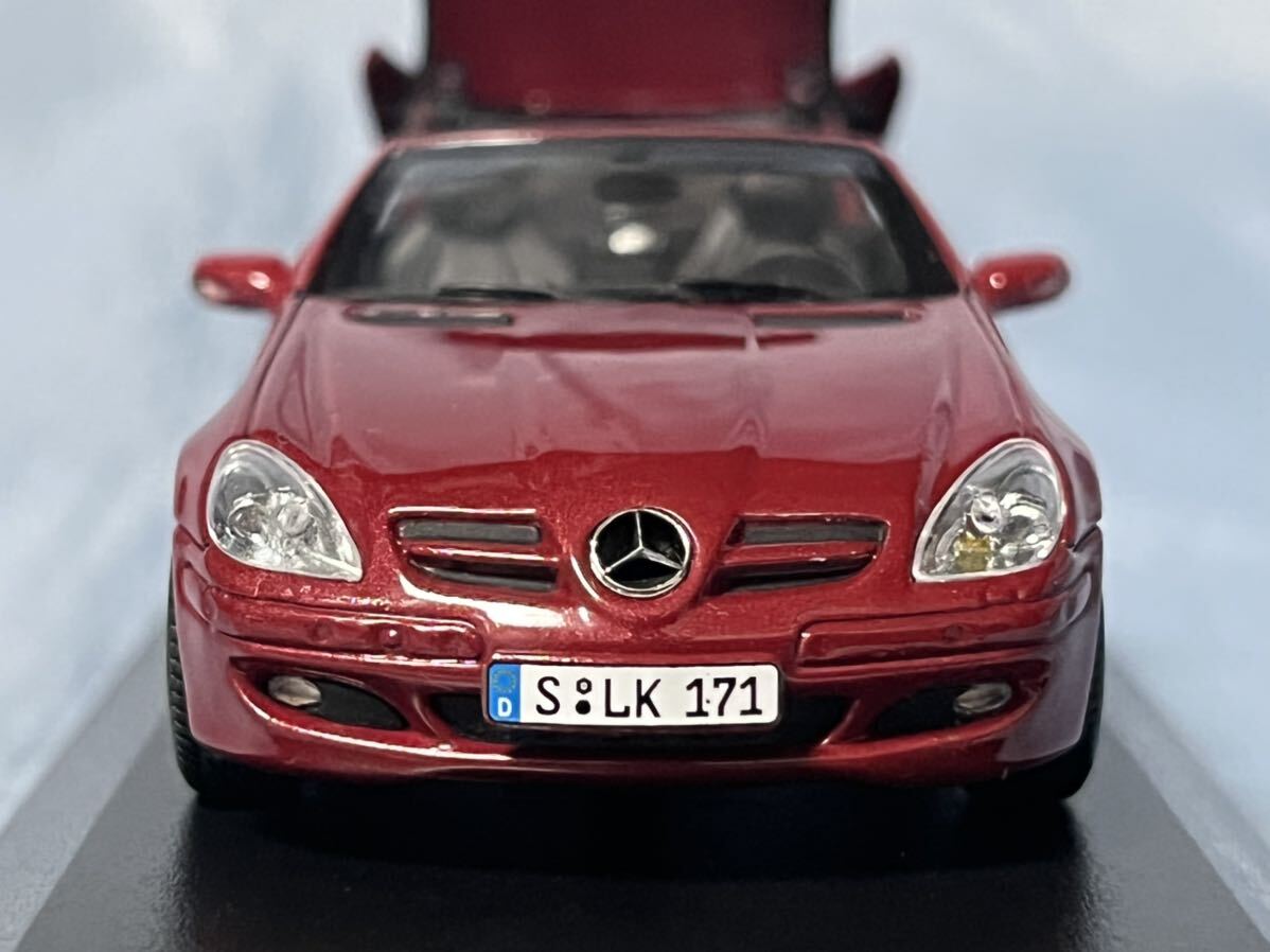  Minichamps производства Mercedes Benz SLK 2004 год 1/43