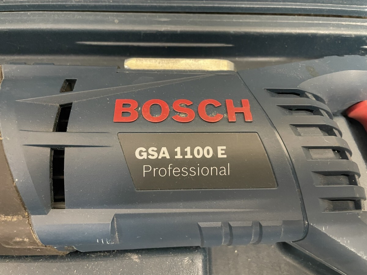 A3　BOSCH　ボッシュ　GSA 1100 E Professional　セーバーソー　通電確認済み　簡単な動作確認済み　電動工具　ケース付き　現状品_画像4