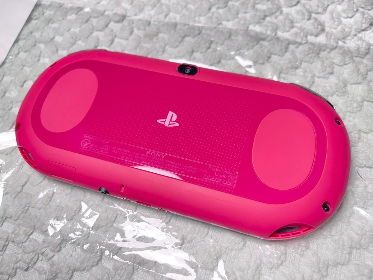 即買い可 PlayStationVita ピンク/ブラック 即買い可 PlayStationVita ピンク/ブラック
