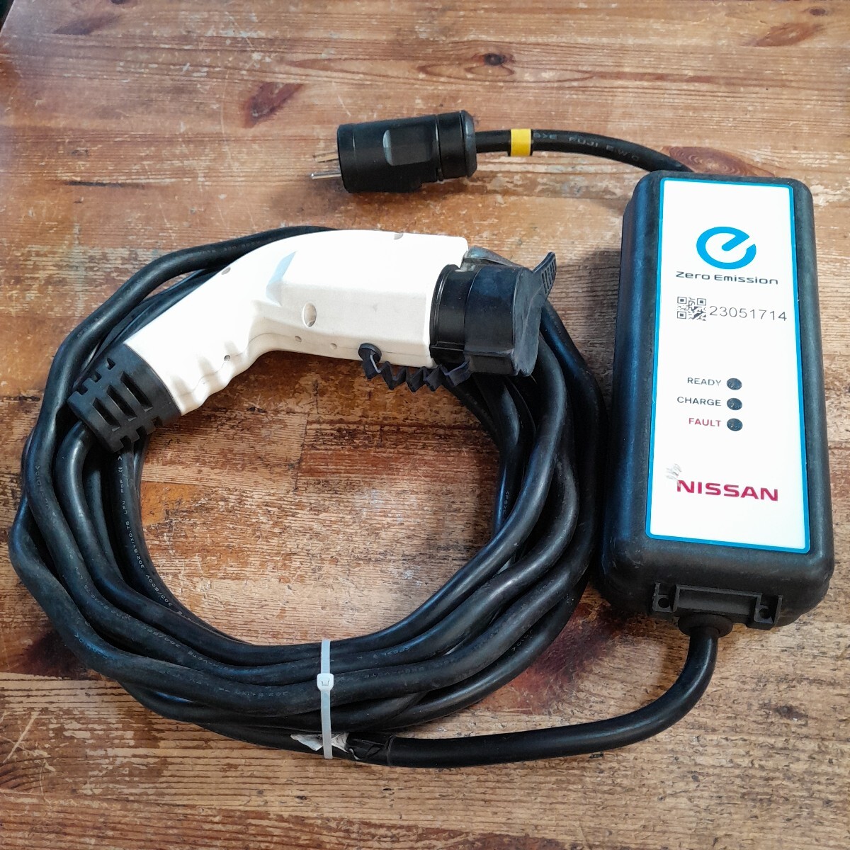 ( control number 23051714) Nissan leaf charge charge cable 29690 3NA1A ZEO approximately 7.5m 200V used 2012 year made selling out 