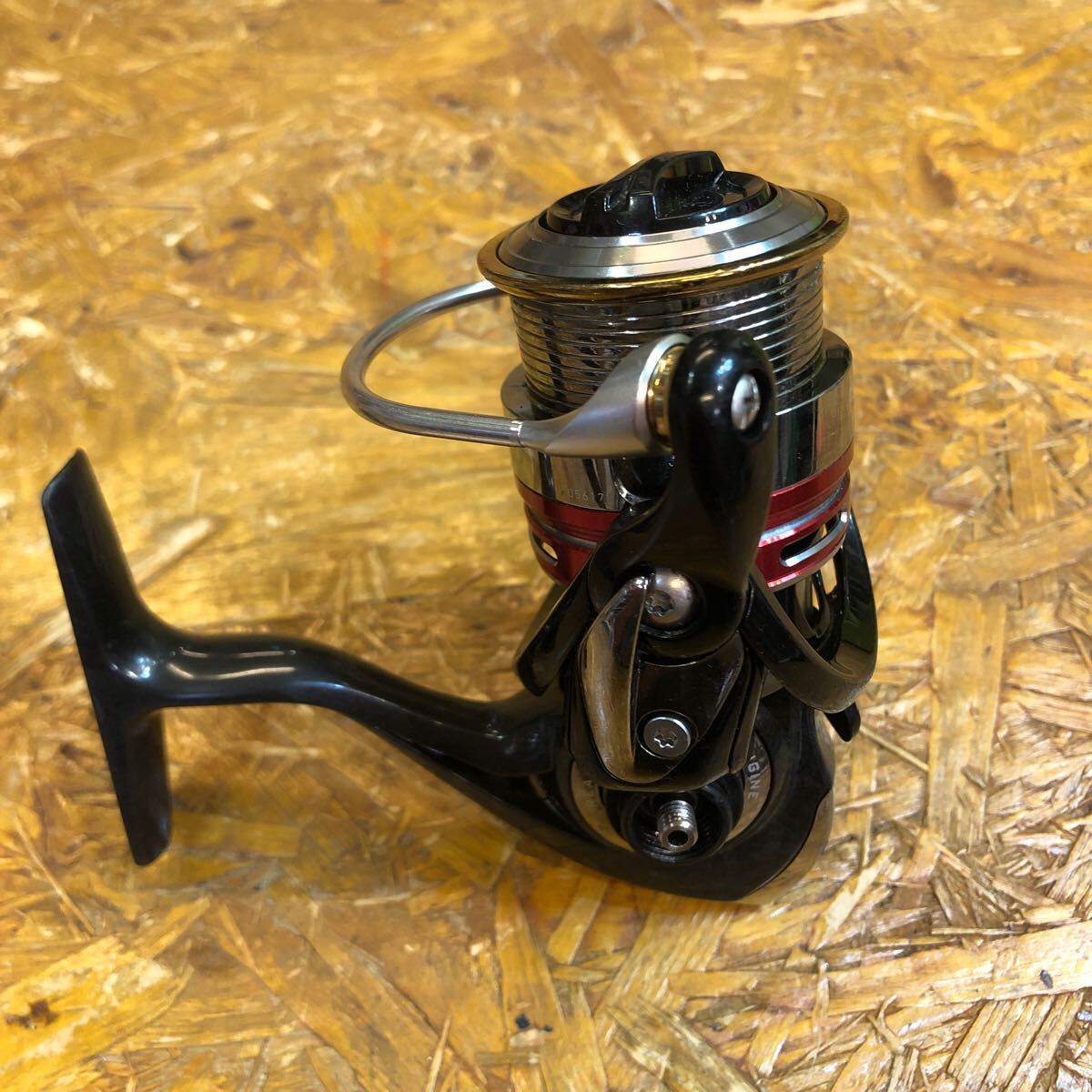 【現状品】ダイワ 13 イージス 2004 Daiwa AEGIS 056171 左ハンドル スピニングリールの画像2