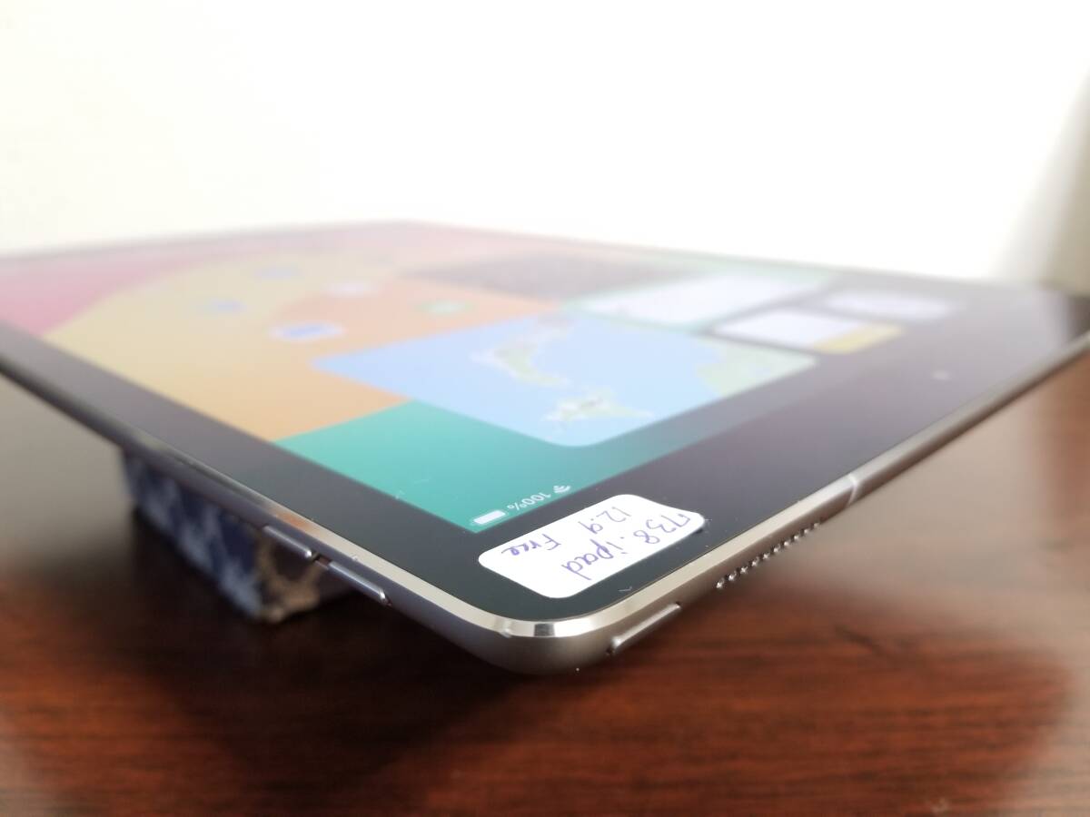 738 未使用に近い・良品 iPad pro 12.9 第2世代 A10◆64GB Space Gray バッテリー100％ 充電13回 A1671 【Apple・タブレット】_画像7