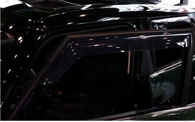 BMW ミニクラブマン F54　6ドア 2016年-　サイド ウインドウ　バイザー サイド　外装4Pセット　 換気 雨除け 風切り音防止_画像6