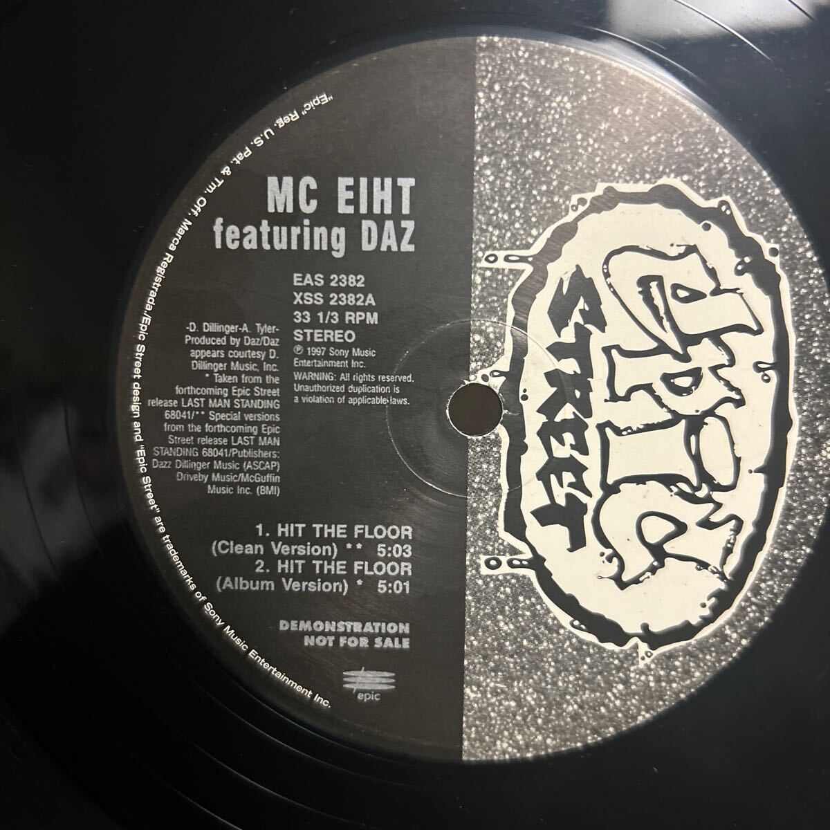 MC EIHT feat Daz Dillinger / HIT THE FLOOR / 1997年 / LP レコード_画像2