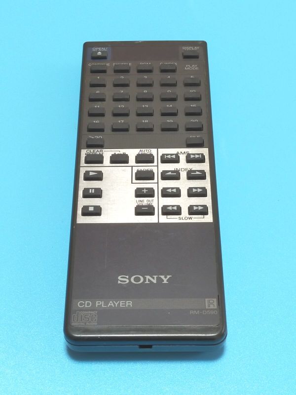 セ16　SONY ソニー RM-D590 オーディオ リモコン CDプレーヤー デッキ用 純正リモコン　赤外線発光確認済_画像1
