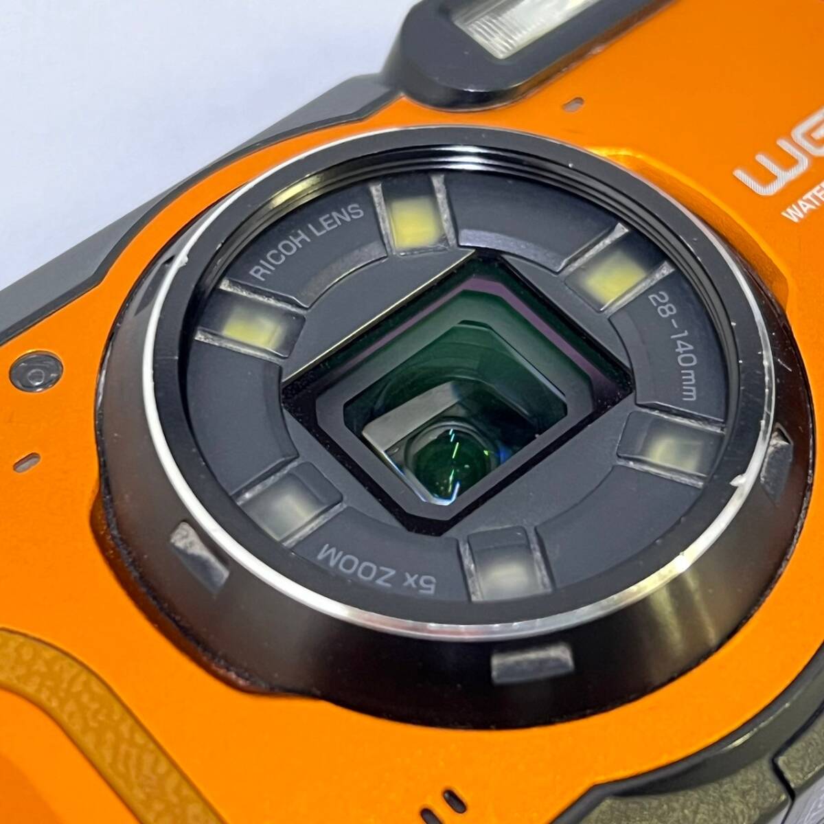 BEg089I 60 RICOH WG-6 リコー デジタルカメラ オレンジ 防水カメラ 20m防水 耐衝撃 防塵 耐寒 2000万画素 4K動画対応 バッテリー 充電器付_画像3
