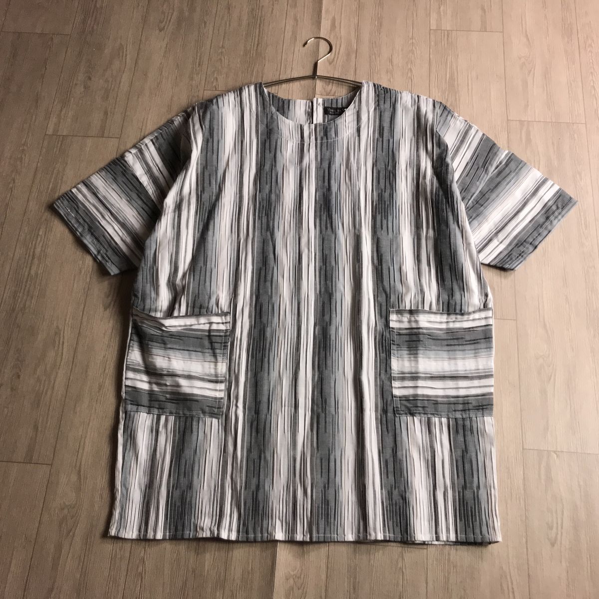 100 jpy start! tag attaching vivre sa vie pin tuck stripe tunic One-piece width easy body type cover 