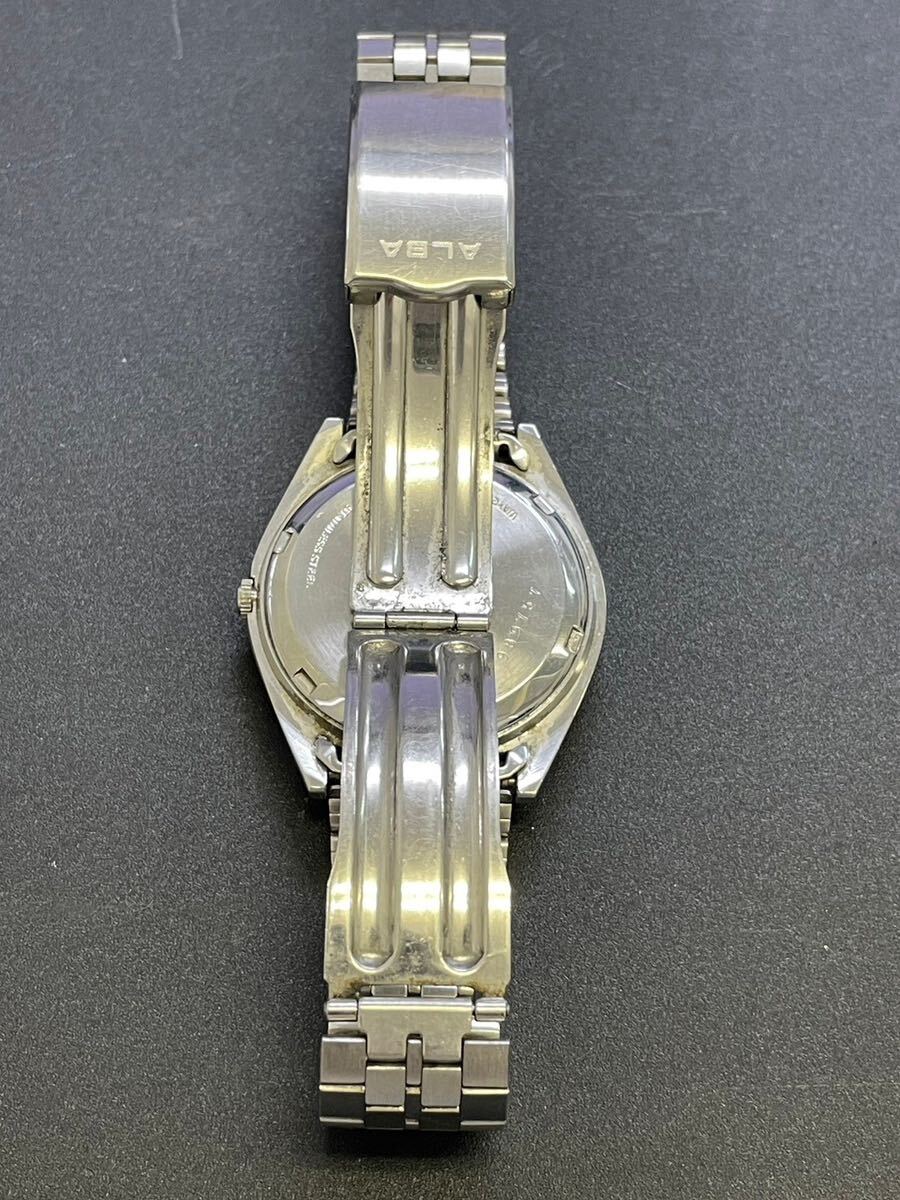 SEIKO セイコー ALBA アルバ Y504-8010 3針 デイデイト ラウンド シルバー文字盤 メンズ クオーツ 電池式 腕時計 動作未確認の画像5