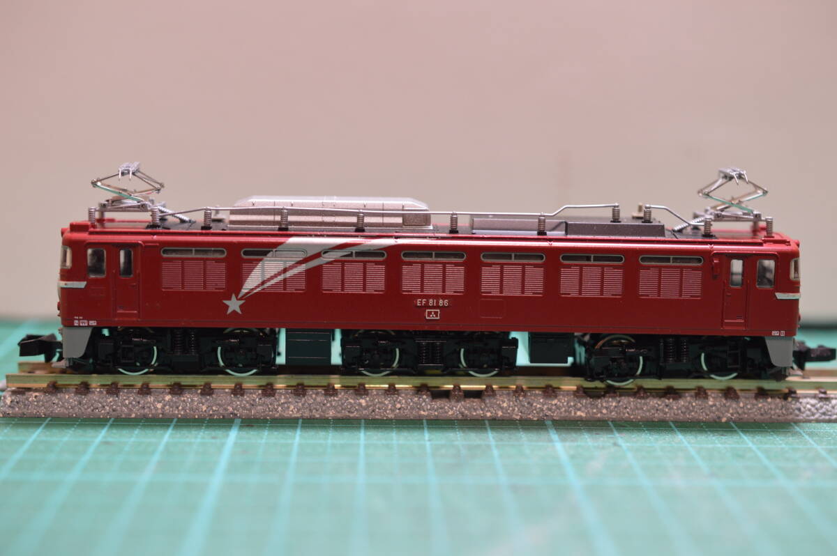 TOMIX JR EF81形電気機関車（北斗星カラー）（2133）中古品 Nゲージの画像2