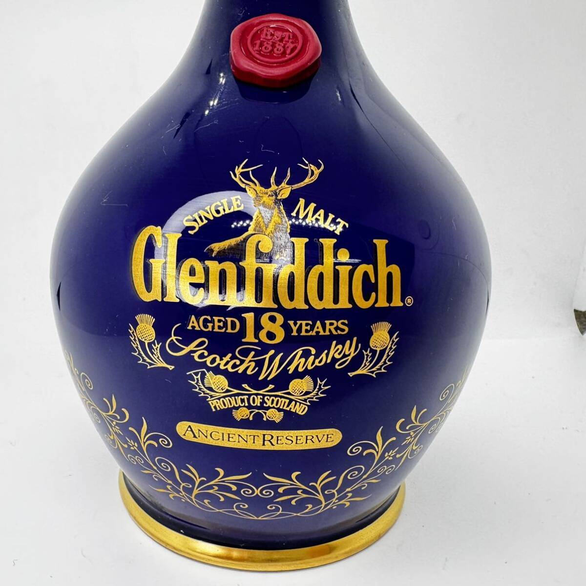 未開栓 Glenfiddich グレンフィディック 18年スコッチ ウイスキー 陶器ボトル 700ml 43% 箱付き 総重量約1303g エンシェントリザーブの画像3