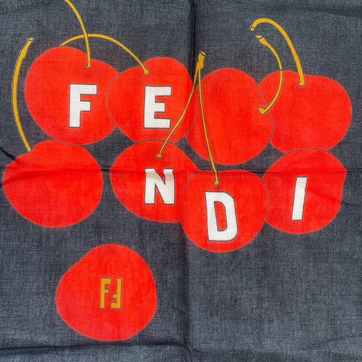 ☆FENDI☆さくらんぼ柄ハンカチ☆チェリー