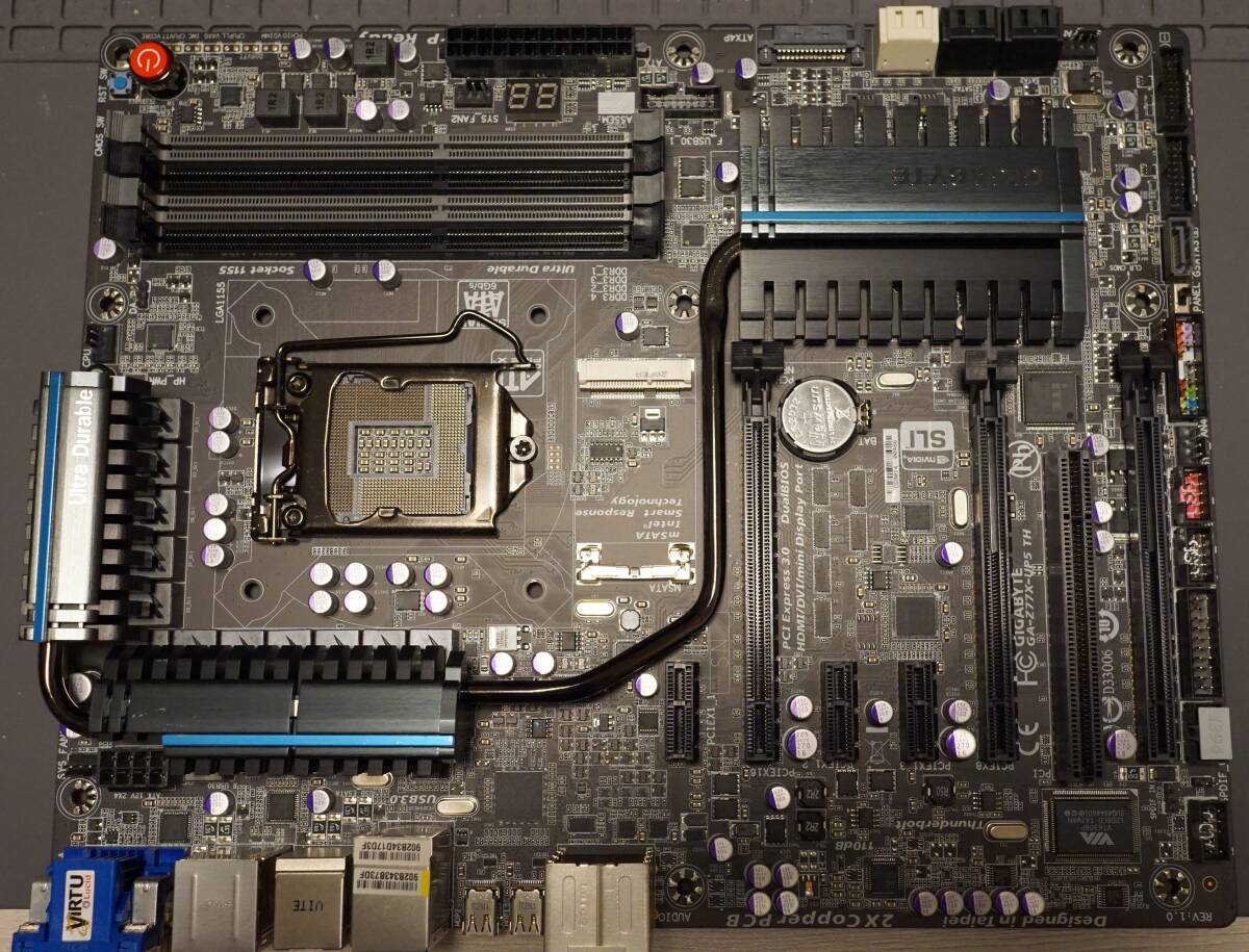 【動作確認済】GIGABYTE GA-Z77X-UP5 TH LGA1155 ATXマザーボード IOパネル付属_画像2