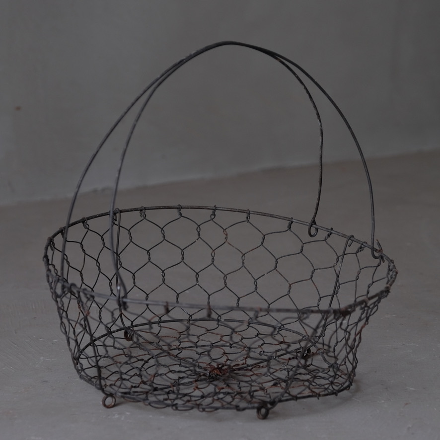 03051 古い鉄網籠 / カゴ 篭 バスケット 小物入れ インダストリアル 工業系 古道具の画像2