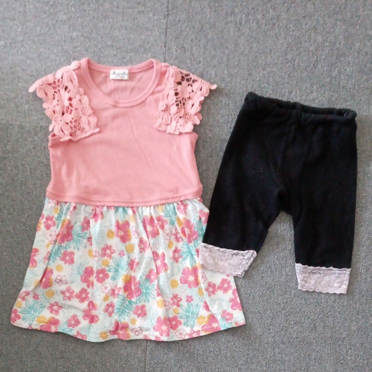 MialyMailの花柄ワンピース＆レース付きスパッツの2点セット　キッズ100サイズ　子供服女の子　まとめ売り