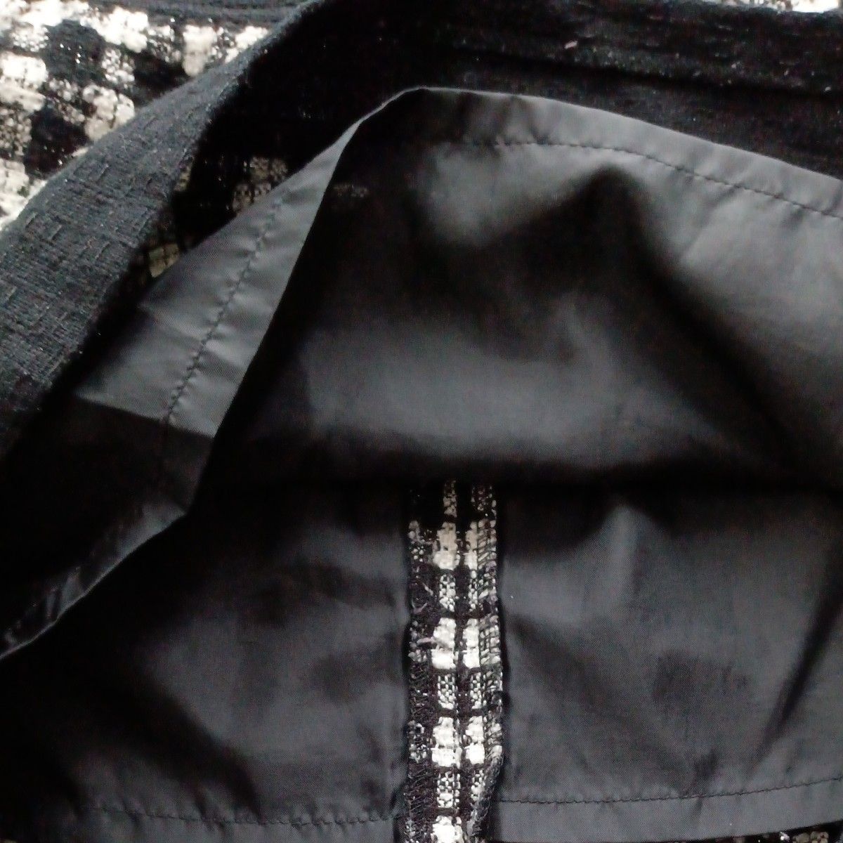 XOXOの白黒ツイードの裏地付きノースリーブワンピース　キッズ100サイズ 子供服 格子柄ブラックスカート