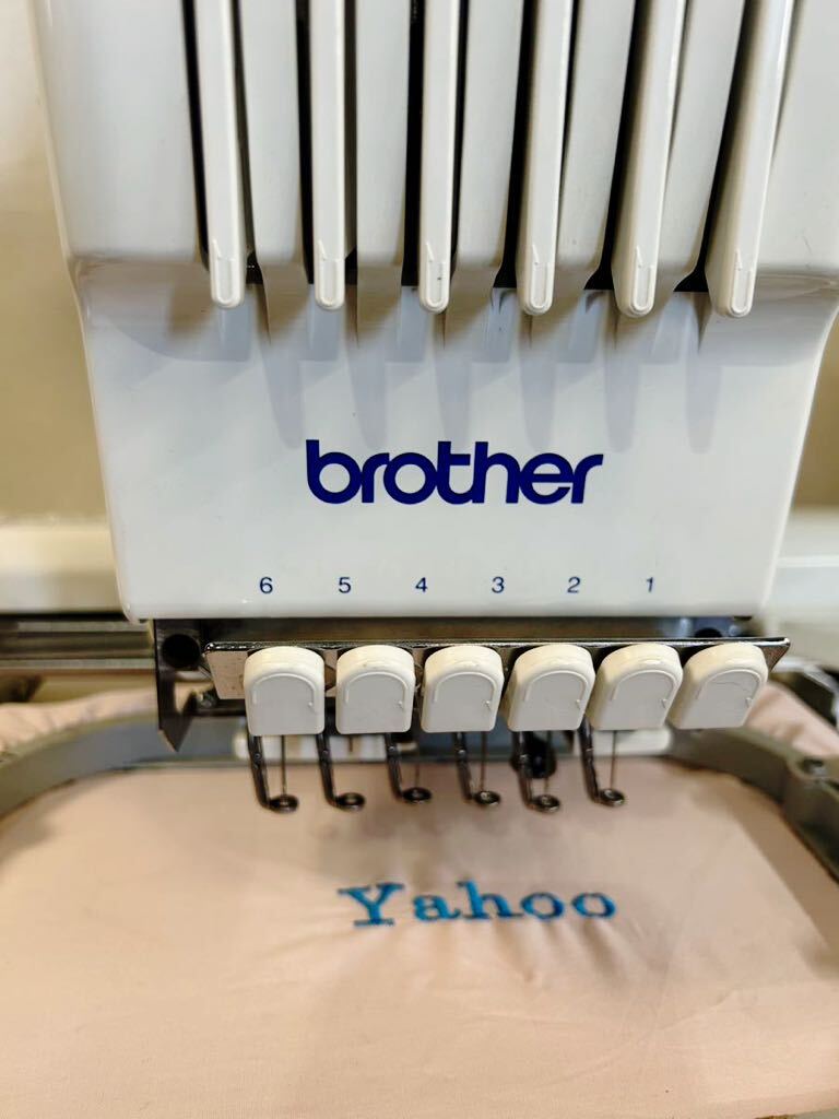 brother ブラザー PR-600 単頭 6本針 業務用刺繍ミシン 付属品多数有り 試し縫い済み_画像2