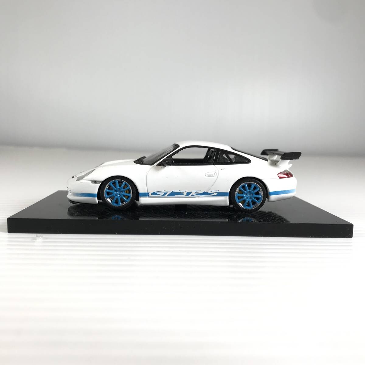 □中古品□ MINICHAMPS ミニチャンプス ミニカー 1/43 ポルシェ Porsche 911 GT3 RS 996 ホワイト ブルー 現状品_画像9