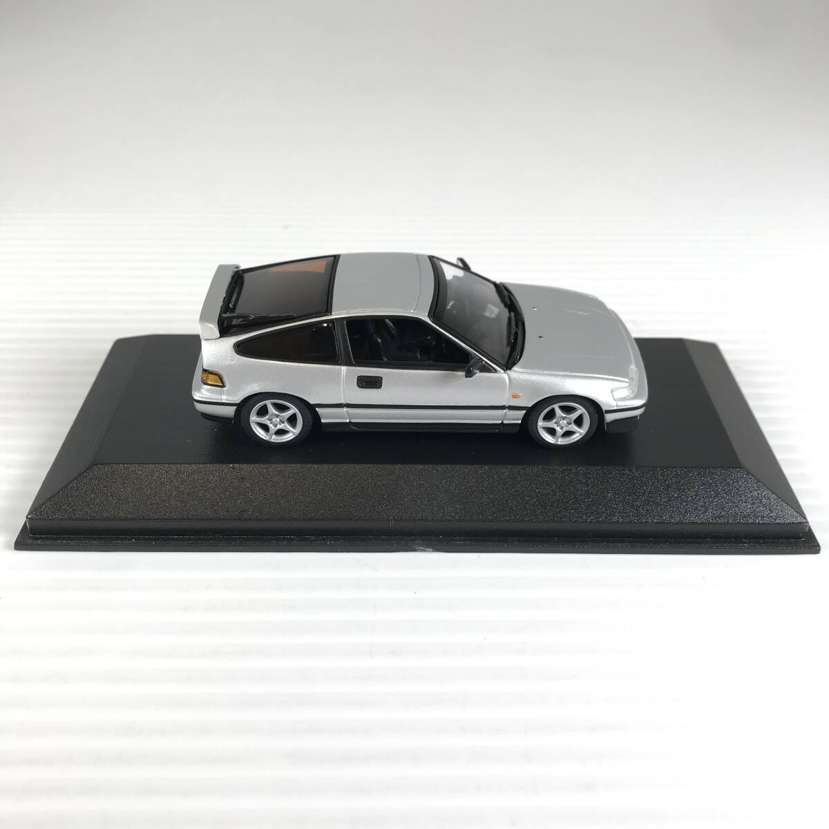 □中古品□ MINICHAMPS ミニチャンプス ミニカー 1/43 Honda CR-X Coupe 1989(シルバー) [430161526] 外箱なし 本体のみ_画像9