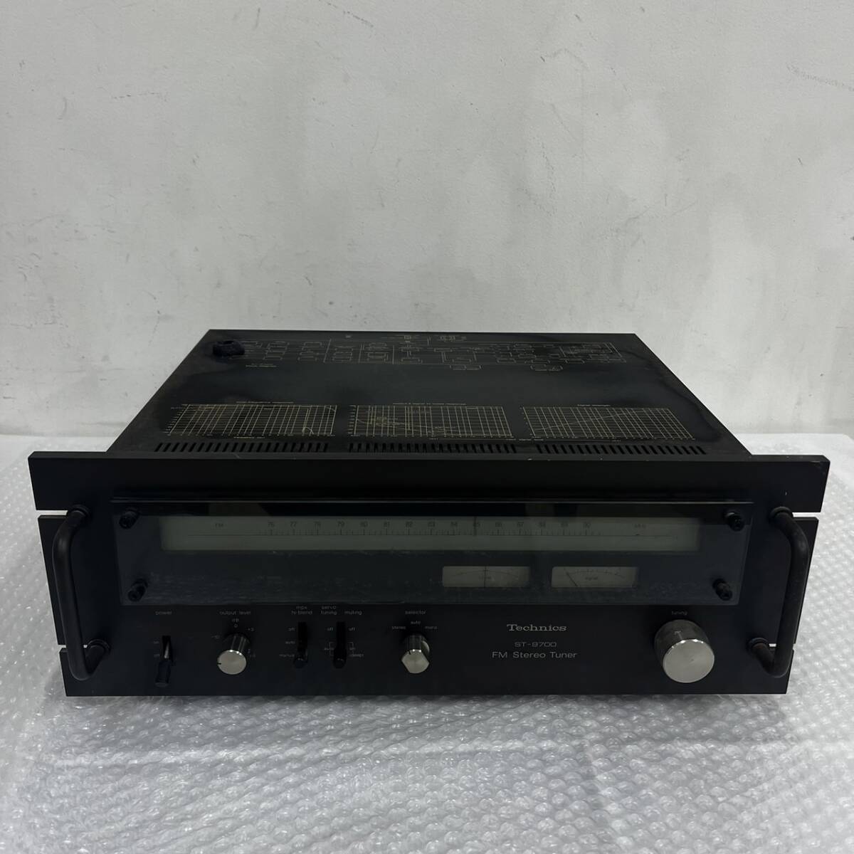 WA026544(054)-516/IS18000【名古屋】オーディオ　Techinics ST-9700 MS Stereo Tuner _画像1