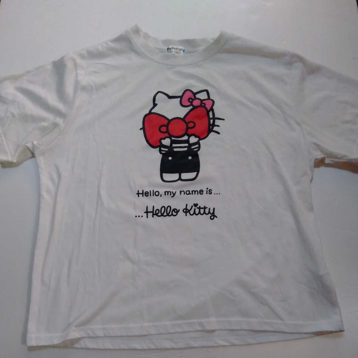 ハローキティ　3L　サイズ　Tシャツ　キティちゃん　Kitty　キティー 　キャラクター 半袖Tシャツ_画像1
