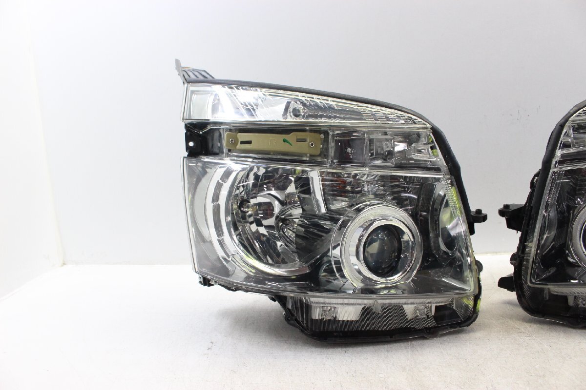 美品　ヴォクシー　ZRR70W　ZS　前期　ヘッドライト　左右　セット　キセノン　HID　コイト　28-203　打刻V9　319643-319644_画像6