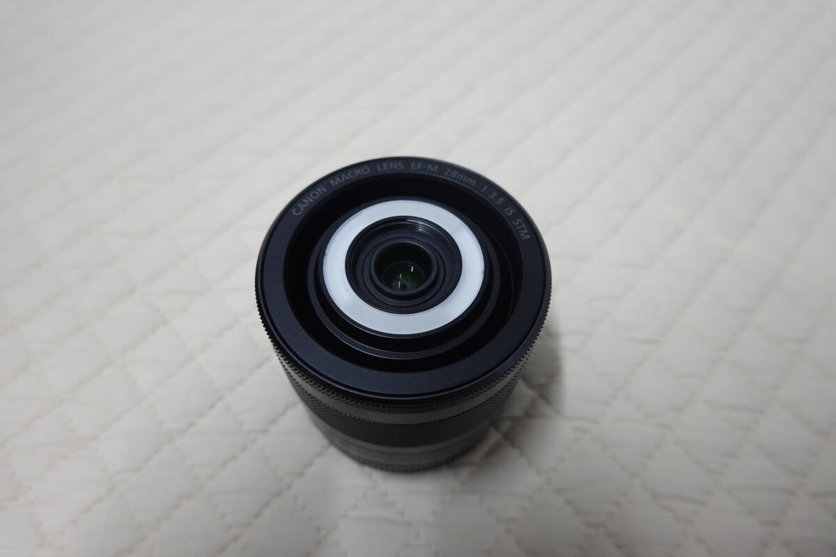 キヤノン CANON EF-M 28ｍｍ Ｆ3.5 Macro IS STM 中古美品の画像1