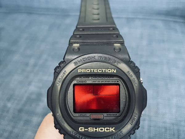 CASIO G-SHOCK DW-5700 PROTECTION カシオ ジーショック プロテクション 防水 腕時計 とけい メンズ 赤液晶 20周年_画像4