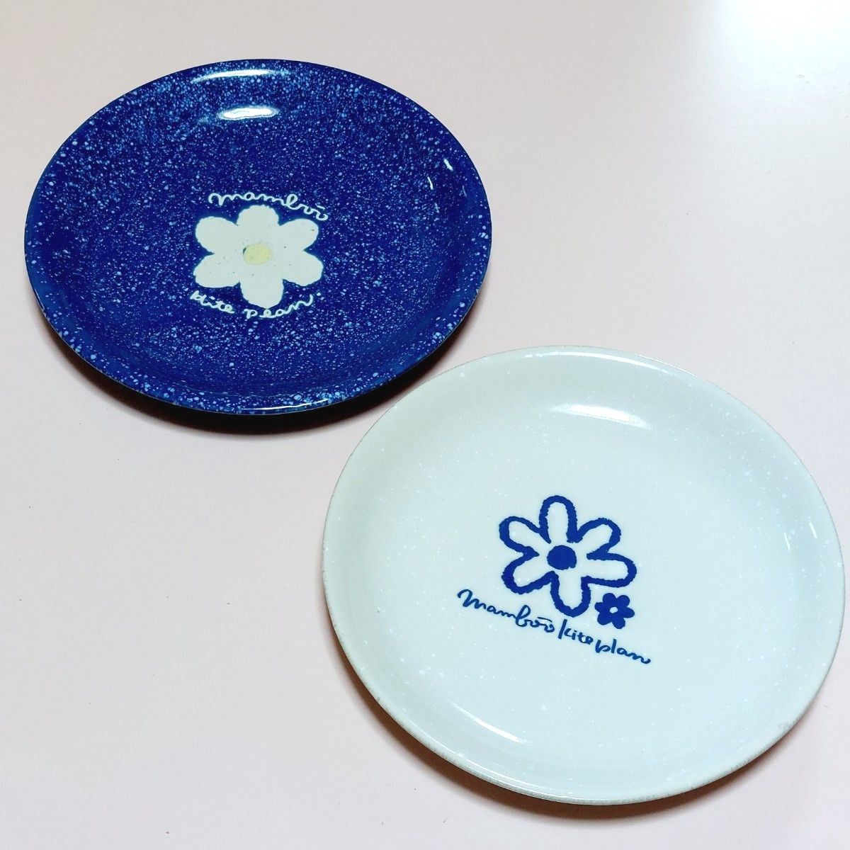 Mamboo kite plan お花の絵皿 プレート 平皿 中皿 オフホワイト／ブルー ２枚セット