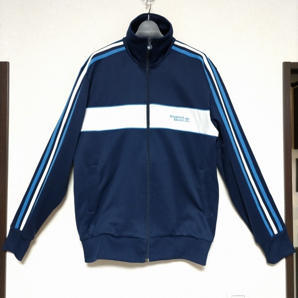 adidas アディダス 万国旗 刺繍ロゴ 3ストライプ トラック adidas アディダス 万国旗 刺繍ロゴ 3ストライプ トラック