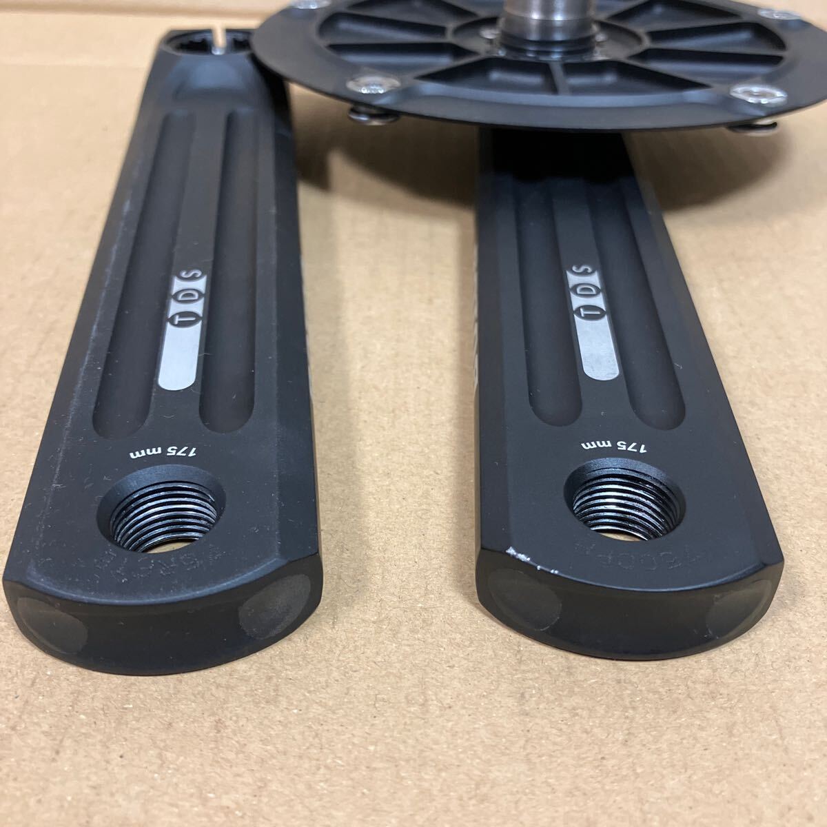 Rotor 3D24 Track Crankset + BB 175mm PCD144 / ピスト Rotor 3D24 Track Crankset + BB 175mm PCD144 / ピスト