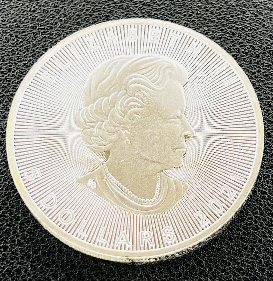 古銭　銀貨 イギリス　2021年　エリザベス二世女王　カナダ　メイプルデザイン　楓　記念メタル　ケース付き　硬貨_画像1