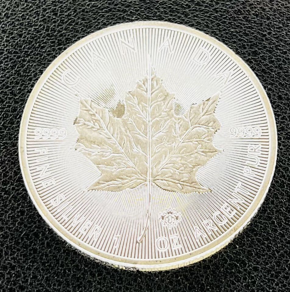 古銭　銀貨 イギリス　2021年　エリザベス二世女王　カナダ　メイプルデザイン　楓　記念メタル　ケース付き　硬貨_画像2