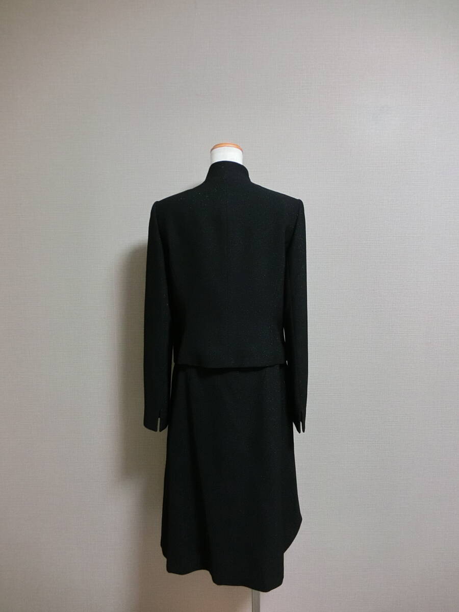 美品　MICHIKO LONDON　ミチコロンドン　フォーマル　スタンドカラー　スカート　セットアップ　ブラック　１３　大きいサイズ_画像2