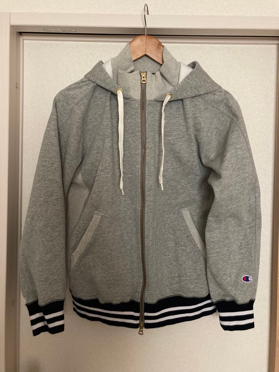 チャンピオン　スウェットパーカー　Mサイズ　美品　グレー　champion 