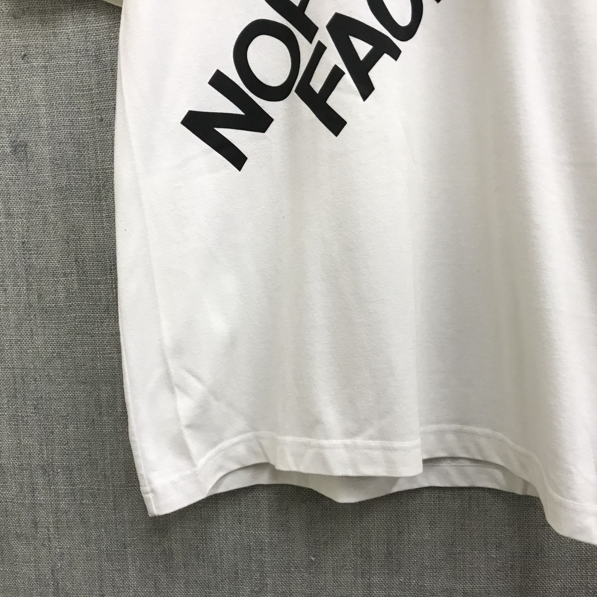 G693-N◆ THE NORTH FACE ノースフェイス 半袖Tシャツ カットソー ロゴ プリント ◆ sizeL ホワイト 白 ポリエステル コットン_画像4