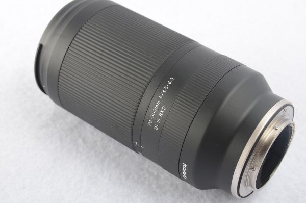 ■美品■ タムロン TAMRON 70-300mm F4.5-6.3 Di III RXD ソニー用 【おまけ付き】　#605-011-0509_画像4