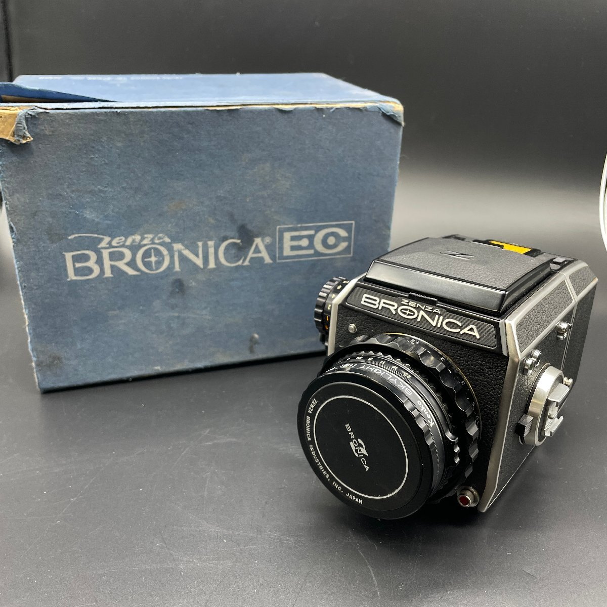 【80】☆1円～ ZENZA BRONICA EC+ NIKKOR-P F2.8 75mm 引き蓋つき 中判カメラ ゼンザブロニカ ジャンク箱付き 動作未確認 ジャンク扱い_画像1