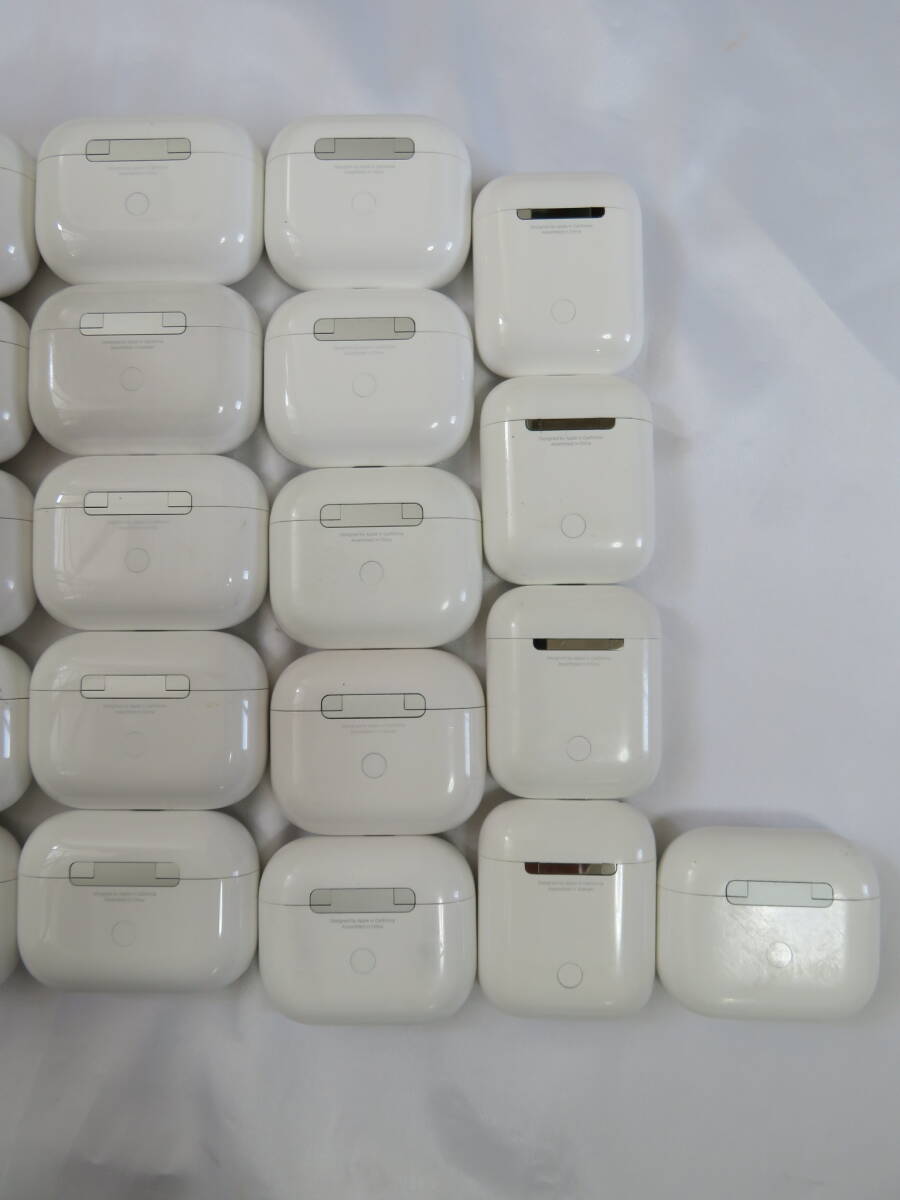 ジャンク品　35点　Apple Airpods　イヤホン充電器のみ　中古品　まと3ー11A　_画像7