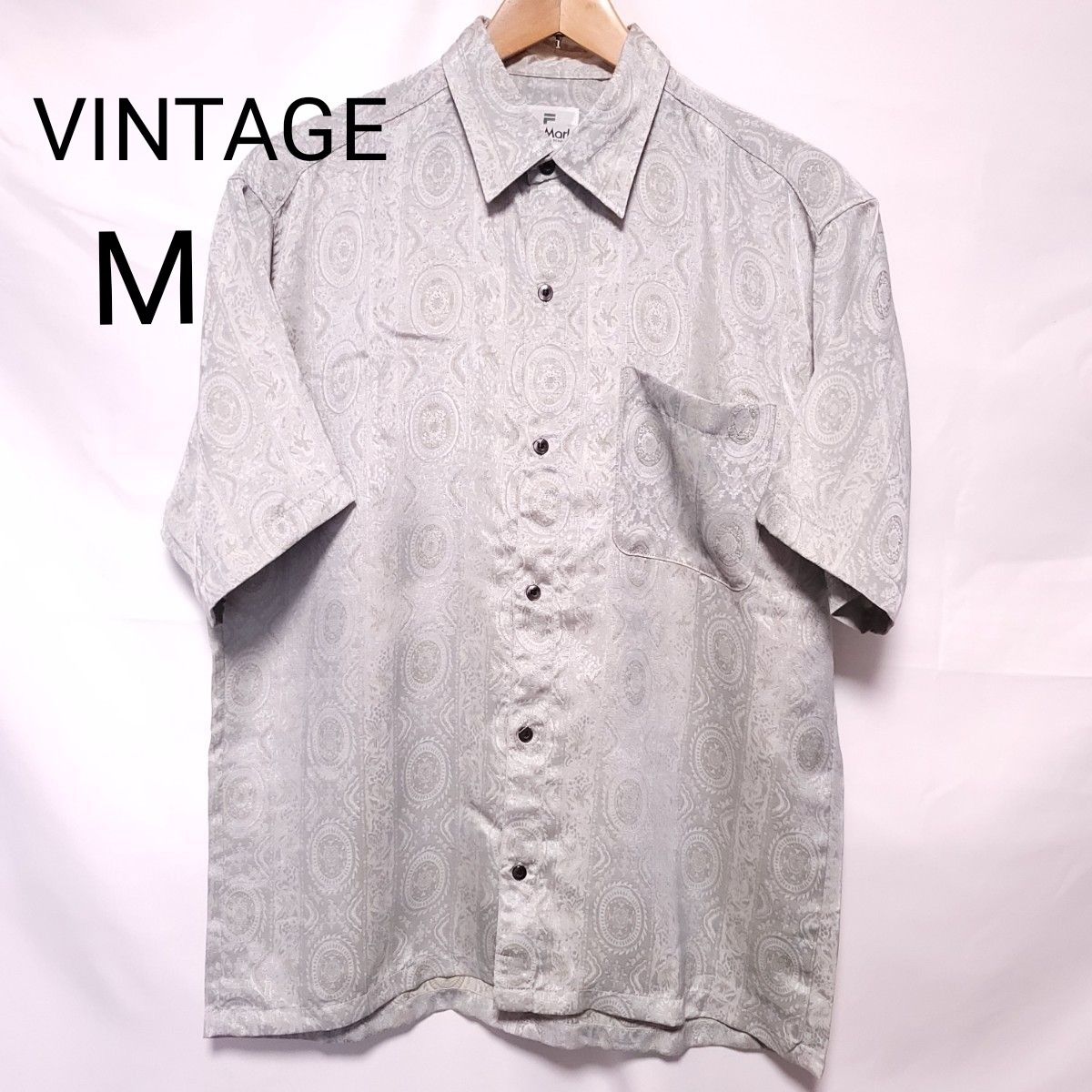 古着ビンテージ　総柄シャツ 半袖シャツ ポリシャツ レーヨンシャツ ペイズリー柄 シルバー 日本製 デザインシャツ ジャガード