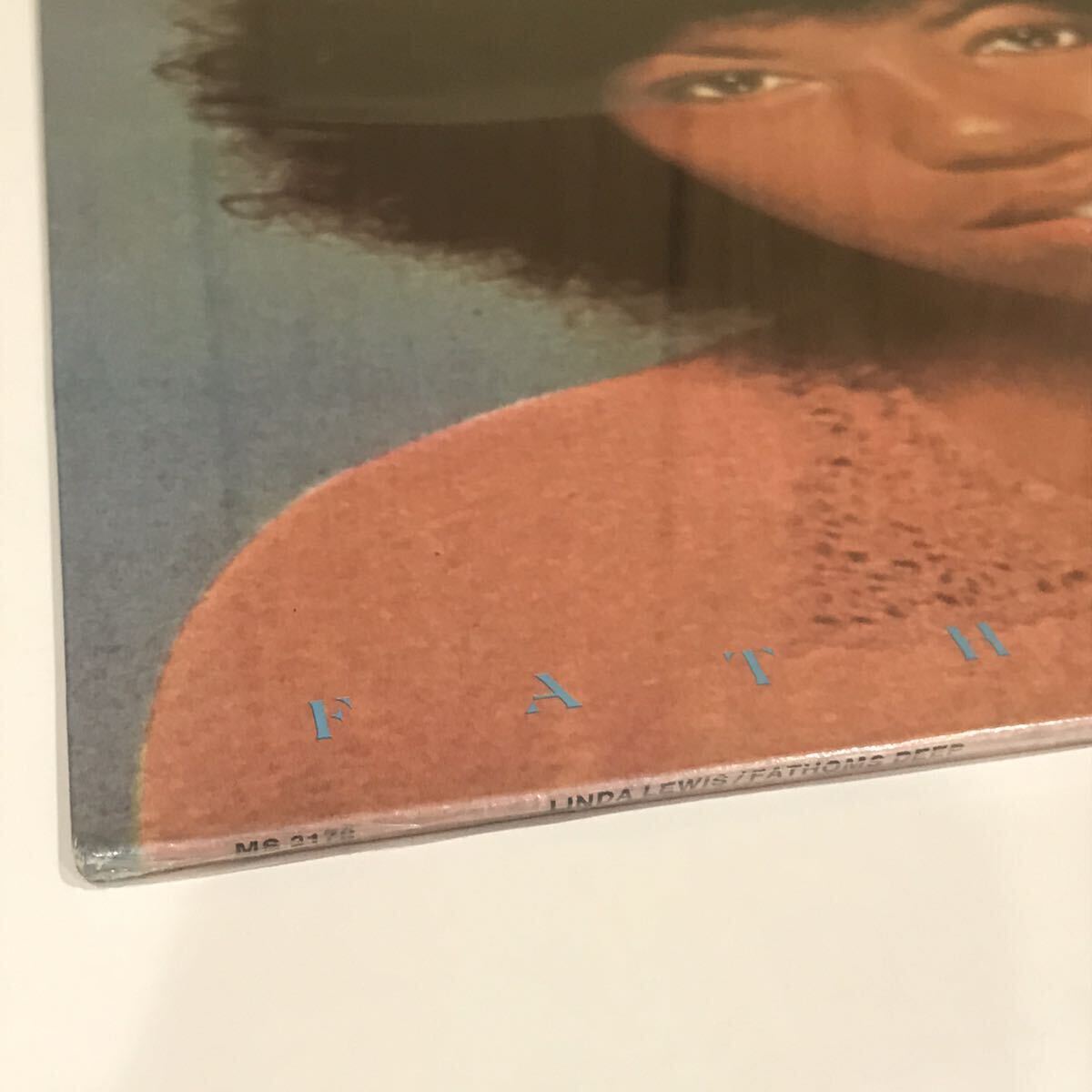  rare shrink attaching beautiful goods original record LINDA LEWIS / FATHOMS DEEP on REPRISE RECORDS US ORIGINAL PRESS w/Shrink WRAP attaching NEAR MINT