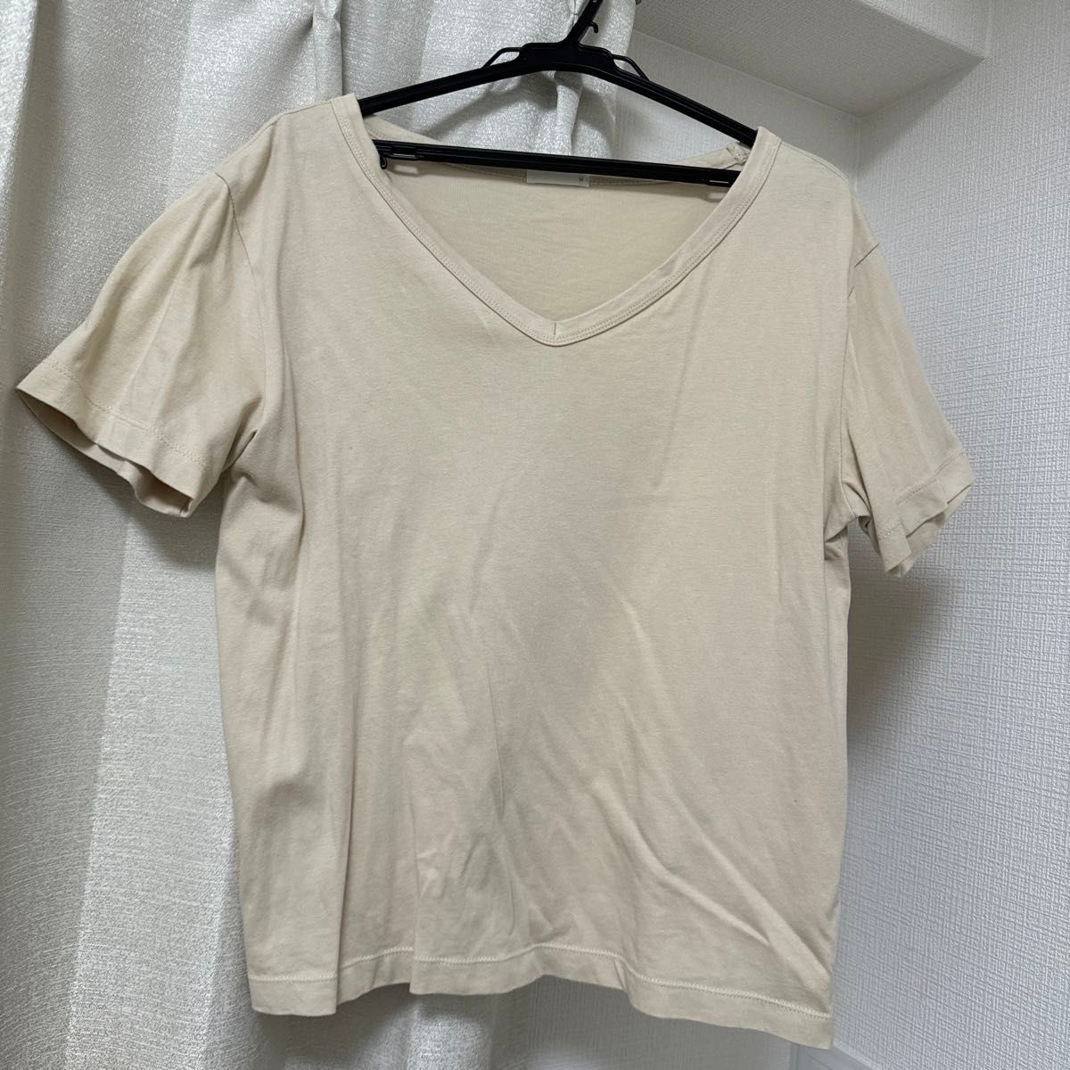 GU  Tシャツ Vネック 半袖 半袖Tシャツ